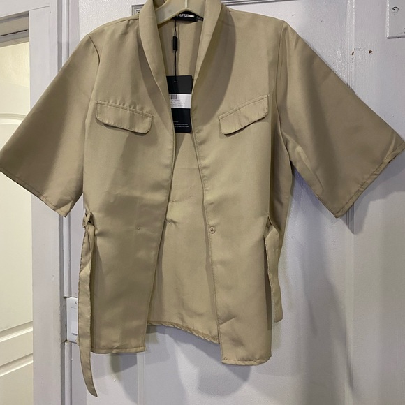 Stone Short Sleeve Utility Shirt
Size: 6 - Picture 3 of 3